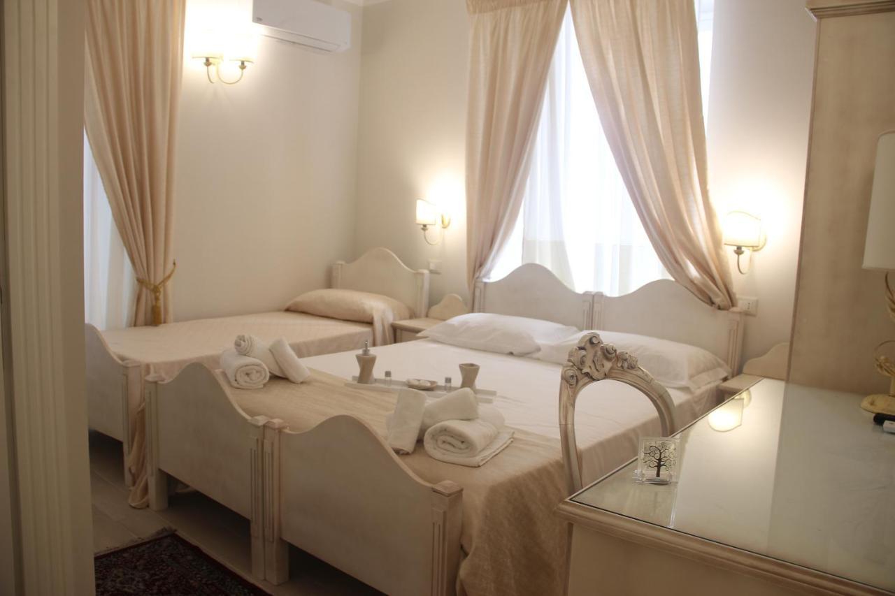 Deluxe Double Room Balcony,720238405:JPEG